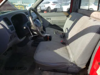 1998 Nissan Frontier XE z VIN 1N6DD21S8WC386558, wystawiony jako Copart lot #44863075 z przebiegiem Nie podano mil oraz Czysty tytuł • Clean title. Historia ofert i sprzedaży dostępna na DreamBid. Obrazek 7.