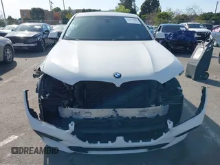 2022 BMW X6 M50i z VIN 5UXCY8C01N9J14882, wystawiony jako IAAI lot #41856966 z przebiegiem 22 893 mil mil oraz . Historia ofert i sprzedaży dostępna na DreamBid. Obrazek 13.