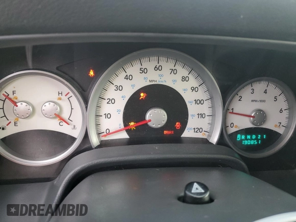 2005 Dodge Durango SLT z VIN 1D4HB48D05F566713, wystawiony jako Copart lot #84339944 z przebiegiem 190 851 mil mil oraz Szkoda całkowita • Salvage title. Historia ofert i sprzedaży dostępna na DreamBid. Obrazek 9.