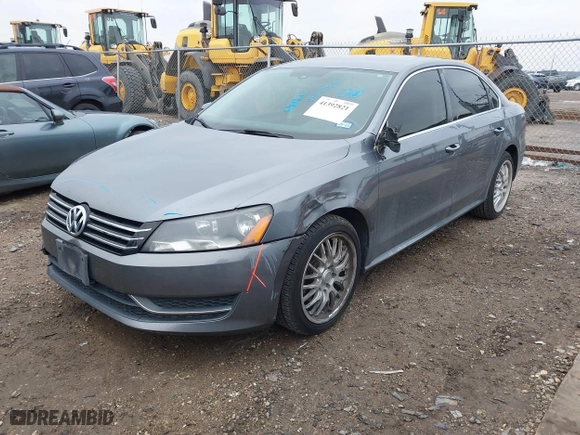 2013 Volkswagen Passat SE w/Sunroof with VIN 1VWBH7A30DC023976, listed as a IAAI auction lot 41392821 with 134,736 mi miles. Bid and sale history available at carsss.com. Image 18.