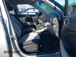 2022 Hyundai Venue SEL with VIN KMHRC8A35NU133080, listed as a IAAI auction lot 40300938 with 95,510 mi miles and . Bid and sale history available at DreamBid. Image 5.
