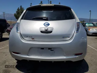 2011 Nissan LEAF SL-e z VIN JN1AZ0CP1BT002136, wystawiony jako Copart lot #57594155 z przebiegiem 54 471 mil mil oraz Czysty tytuł • Clean title. Historia ofert i sprzedaży dostępna na DreamBid. Obrazek 6.