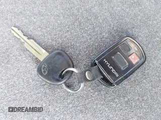 2003 Hyundai Santa Fe GLS z VIN KM8SC13D33U463702, wystawiony jako IAAI lot #42302300 z przebiegiem 226 340 mil mil oraz . Historia ofert i sprzedaży dostępna na DreamBid. Obrazek 11.