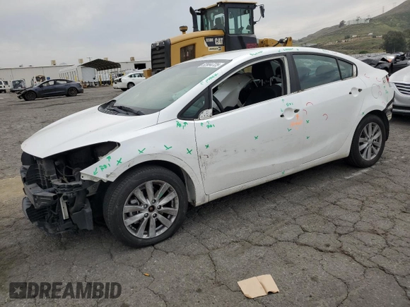 2014 Kia Forte LX with VIN KNAFX4A62E5098911, listed as a Copart auction lot 52994725 with 126,174 mi miles and Salvage Title. Bid and sale history available at carsss.com. Image 1.