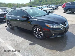 2017 Nissan Altima S z VIN 1N4AL3AP9HN357027, wystawiony jako IAAI lot #42097859 z przebiegiem 104 408 mil mil oraz . Historia ofert i sprzedaży dostępna na DreamBid. Obrazek 1.