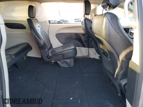2017 Chrysler Pacifica Touring L with VIN 2C4RC1BG0HR683334, listed as a Copart auction lot 48756915 with 178,239 mi miles and Salvage Title. Bid and sale history available at DreamBid. Image 11.