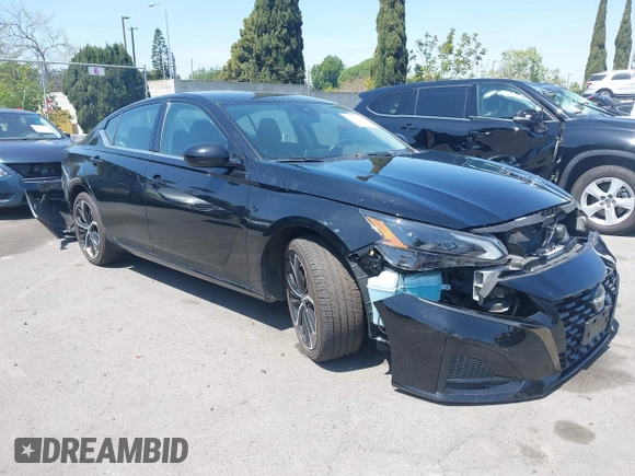 2024 Nissan Altima SR z VIN 1N4BL4CV0RN350796, wystawiony jako IAAI lot #41565832 z przebiegiem 13 078 mil mil oraz . Historia ofert i sprzedaży dostępna na DreamBid. Obrazek 1.