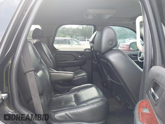 2007 Cadillac Escalade z VIN 1GYFK638X7R420955, wystawiony jako IAAI lot #42313073 z przebiegiem 175 578 mil mil oraz . Historia ofert i sprzedaży dostępna na DreamBid. Obrazek 8.
