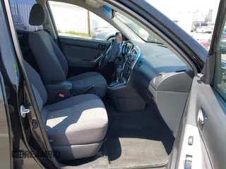 2008 Toyota Matrix STD with VIN 2T1KR32E18C697821, listed as a IAAI auction lot 42156711 with 281,022 mi miles and . Bid and sale history available at DreamBid. Image 5.