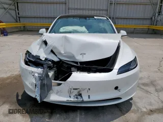 2025 Tesla Model 3 Long Range with VIN 5YJ3E1EB2SF882842, listed as a Copart auction lot 58424635 with 10,817 mi miles and Salvage title. Bid and sale history available at DreamBid. Image 5.
