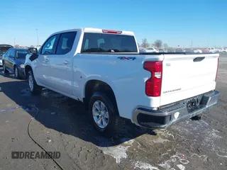 2021 Chevrolet Silverado 1500 LT with VIN 1GCUYDED2MZ377265, listed as a IAAI auction lot 41392703 with 109,352 mi miles. Bid and sale history available at carsss.com. Image 3.