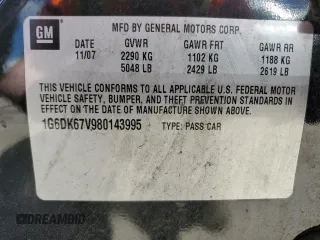 2008 Cadillac STS RWD z VIN 1G6DK67V980143995, wystawiony jako Copart lot #56365325 z przebiegiem 128 787 mil mil oraz Szkody całkowita. Historia ofert i sprzedaży dostępna na DreamBid. Obrazek 13.