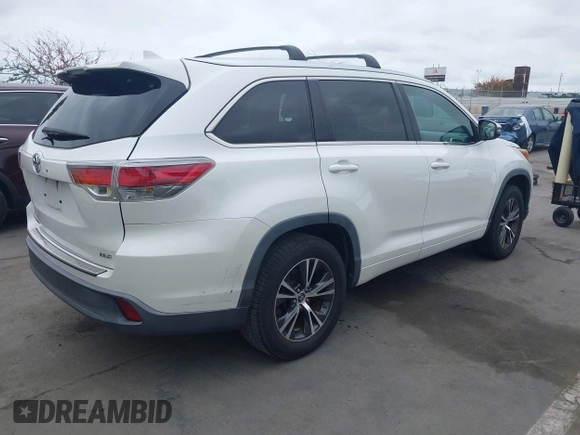2016 Toyota Highlander XLE z VIN 5TDKKRFH0GS159225, wystawiony jako IAAI lot #42188784 z przebiegiem Nie podano mil oraz . Historia ofert i sprzedaży dostępna na DreamBid. Obrazek 4.