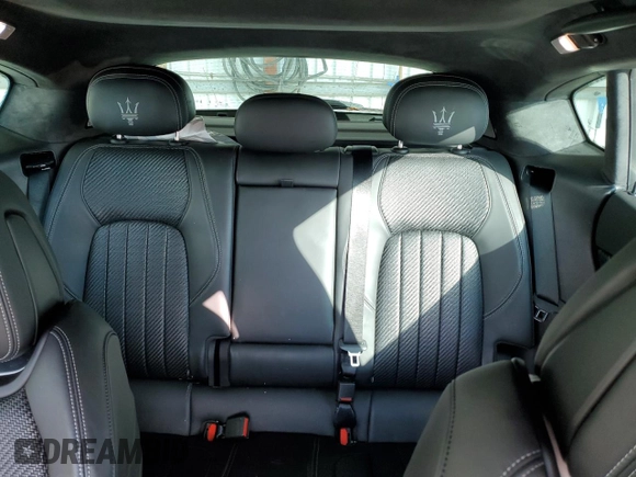 2020 Maserati Levante S z VIN ZN661YUS0LX346237, wystawiony jako Copart lot #69684282 z przebiegiem 19 949 mil mil oraz . Historia ofert i sprzedaży dostępna na DreamBid. Obrazek 10.