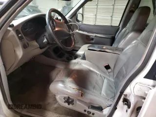 2000 Ford Explorer XLT с VIN 1FMZU83PXYZA51396, выставлен на аукционе Copart как лот 62365505 с пробегом 230 018 миль миль и Списание • Salvage title. История ставок и продаж доступна на DreamBid. Изображение 7.