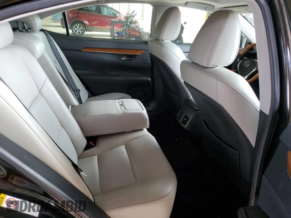 2013 Lexus ES 300h z VIN JTHBW1GG0D2015445, wystawiony jako Copart lot #56705365 z przebiegiem 118 446 mil mil oraz Szkoda całkowita • Salvage title. Historia ofert i sprzedaży dostępna na DreamBid. Obrazek 10.