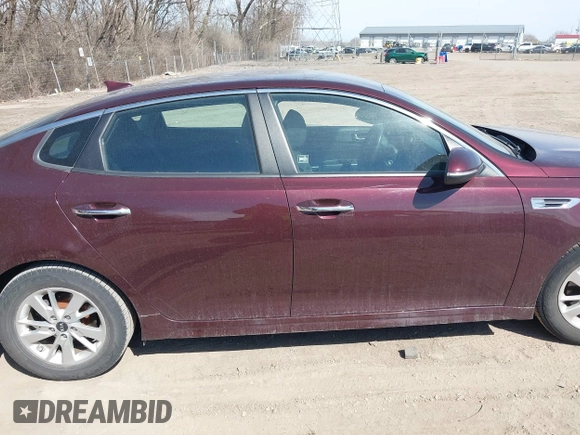 2018 Kia Optima LX with VIN 5XXGT4L32JG205631, listed as a IAAI auction lot 41861172 with 73,702 mi miles. Bid and sale history available at carsss.com. Image 13.