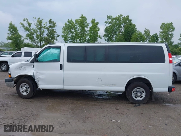 2020 Chevrolet Express Passenger LT with VIN 1GAZGPFG0L1206409, listed as a IAAI auction lot 42489455 with 114,452 mi miles and . Bid and sale history available at DreamBid. Image 14.
