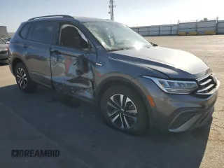 2023 Volkswagen Tiguan S z VIN 3VVRB7AXXPM133914, wystawiony jako Copart lot #61831495 z przebiegiem 46 450 mil mil oraz Szkoda całkowita • Salvage title. Historia ofert i sprzedaży dostępna na DreamBid. Obrazek 4.