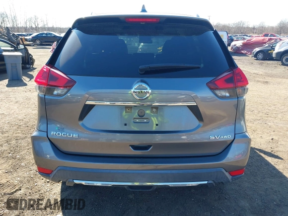 2018 Nissan Rogue SV z VIN KNMAT2MV5JP500550, wystawiony jako IAAI lot #41705570 z przebiegiem 93 495 mil mil oraz . Historia ofert i sprzedaży dostępna na DreamBid. Obrazek 16.