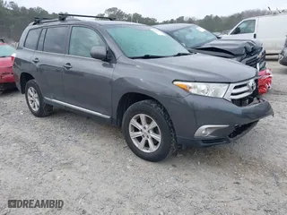 2013 Toyota Highlander with VIN 5TDZK3EH4DS137768, listed as a IAAI auction lot 41399693 with 179,372 mi miles. Bid and sale history available at carsss.com. Image 1.