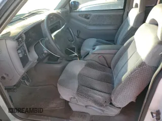 1995 GMC Sonoma SLS z VIN 1GTCS1948S8533169, wystawiony jako Copart lot #58241305 z przebiegiem 192 037 mil mil oraz Tytuł czysty. Historia ofert i sprzedaży dostępna na DreamBid. Obrazek 7.