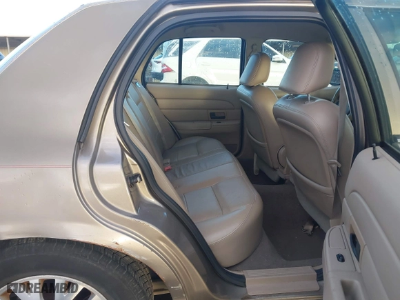 2005 Ford Crown Victoria LX with VIN 2FAFP74W55X130190, listed as a IAAI auction lot 41138306 with 122,738 mi miles. Bid and sale history available at carsss.com. Image 8.