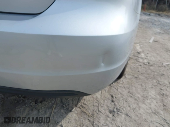 2015 Volkswagen Passat SE z VIN 1VWBV7A34FC085960, wystawiony jako IAAI lot #41464038 z przebiegiem 85 312 mil mil oraz . Historia ofert i sprzedaży dostępna na DreamBid. Obrazek 16.