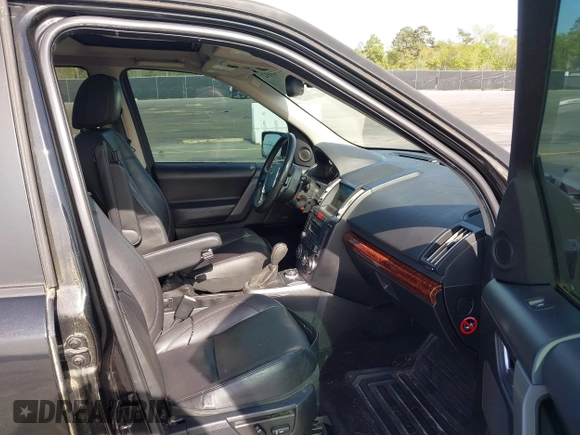 2008 Land Rover LR2 HSE with VIN SALFT24N38H113692, listed as a IAAI auction lot 41928312 with 180,837 mi miles and . Bid and sale history available at DreamBid. Image 5.