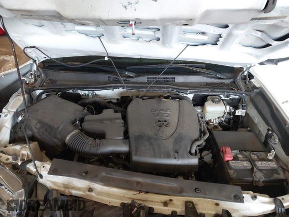 2021 Toyota Tacoma SR z VIN 5TFCZ5AN1MX268370, wystawiony jako IAAI lot #41922632 z przebiegiem 50 358 mil mil oraz . Historia ofert i sprzedaży dostępna na DreamBid. Obrazek 10.