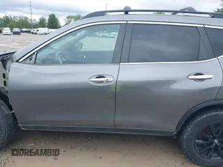 2017 Nissan Rogue SL z VIN 5N1AT2MVXHC806723, wystawiony jako IAAI lot #42331531 z przebiegiem 103 565 mil mil oraz . Historia ofert i sprzedaży dostępna na DreamBid. Obrazek 13.