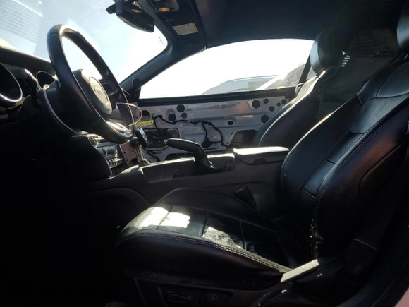 2020 Ford Mustang EcoBoost z VIN 1FATP8UH2L5125876, wystawiony jako Copart lot #44816225 z przebiegiem 68 002 mil mil oraz Szkoda całkowita • Salvage title. Historia ofert i sprzedaży dostępna na DreamBid. Obrazek 7.
