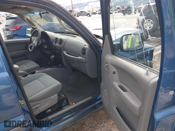 2005 Jeep Liberty Sport with VIN 1J4GL48K45W599048, listed as a IAAI auction lot 41603457 with 107,781 mi miles. Bid and sale history available at carsss.com. Image 5.