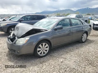 2006 Toyota Avalon XL z VIN 4T1BK36B26U073607, wystawiony jako Copart lot #56881835 z przebiegiem 253 262 mil mil oraz Szkoda całkowita • Salvage title. Historia ofert i sprzedaży dostępna na DreamBid. Obrazek 1.