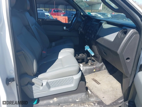 2014 Ford F-150 XL with VIN 1FTMF1CM0EKG22856, listed as a IAAI auction lot 41677979 with 158,580 mi miles. Bid and sale history available at carsss.com. Image 5.