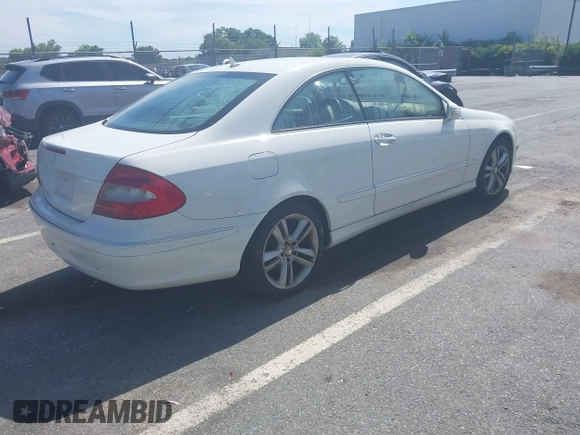 2008 Mercedes-Benz CLK 350 с VIN WDBTJ56H28F253753, выставлен на аукционе IAAI как лот 42525405 с пробегом Не указан миль и . История ставок и продаж доступна на DreamBid. Изображение 4.