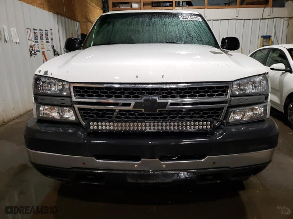 2007 Chevrolet Silverado 2500HD Classic LS with VIN 1GCHK29U87E171719, listed as a Copart auction lot 50374315 with 226,379 mi miles and Salvage Title. Bid and sale history available at carsss.com. Image 5.