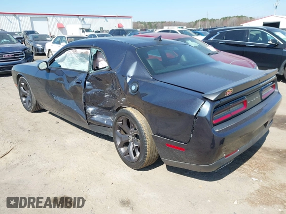 2017 Dodge Challenger SXT z VIN 2C3CDZAG6HH665661, wystawiony jako IAAI lot #41779875 z przebiegiem 97 280 mil mil oraz . Historia ofert i sprzedaży dostępna na DreamBid. Obrazek 3.