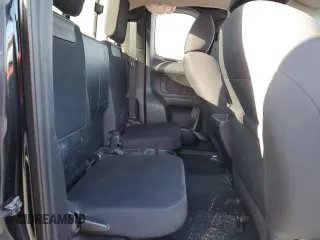 2016 Toyota Tacoma SR z VIN 5TFSX5EN7GX042706, wystawiony jako Copart lot #80982144 z przebiegiem 108 048 mil mil oraz Szkoda całkowita • Salvage title. Historia ofert i sprzedaży dostępna na DreamBid. Obrazek 11.