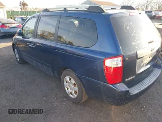 2006 Kia Sedona LX with VIN KNDMB233266051437, listed as a IAAI auction lot 41760622 with 999,999 mi miles. Bid and sale history available at carsss.com. Image 3.