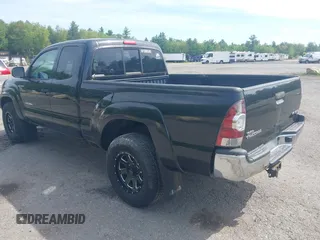 2010 Toyota Tacoma z VIN 5TEUU4EN4AZ743120, wystawiony jako IAAI lot #42342340 z przebiegiem 121 546 mil mil oraz . Historia ofert i sprzedaży dostępna na DreamBid. Obrazek 3.