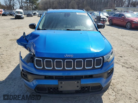 2022 Jeep Compass Altitude with VIN 3C4NJDBB5NT152956, listed as a Copart auction lot 49622375 with 38,471 mi miles and Salvage Title. Bid and sale history available at carsss.com. Image 5.