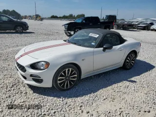 2019 FIAT 124 Spider Urbana Edition z VIN JC1NFAEK1K0143043, wystawiony jako Copart lot #68020584 z przebiegiem Nie podano mil oraz Szkoda całkowita • Salvage title. Historia ofert i sprzedaży dostępna na DreamBid. Obrazek 1.