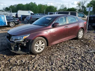 2016 Kia Optima LX z VIN 5XXGT4L35GG042496, wystawiony jako Copart lot #53816495 z przebiegiem 77 924 mil mil oraz Szkoda całkowita • Salvage title. Historia ofert i sprzedaży dostępna na DreamBid. Obrazek 1.