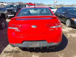 2012 Kia Forte SX с VIN KNAFW6A33C5498686, выставлен на аукционе IAAI как лот 41747759 с пробегом 193 318 миль миль и . История ставок и продаж доступна на DreamBid. Изображение 16.
