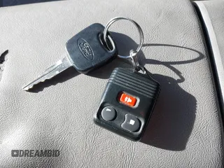 1999 Ford Explorer XLT с VIN 1FMZU32E4XZC06946, выставлен на аукционе IAAI как лот 40644003 с пробегом 302 458 миль миль и . История ставок и продаж доступна на DreamBid. Изображение 11.