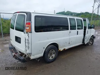 2007 Chevrolet City Express Cargo z VIN 1GNHG39U971212204, wystawiony jako IAAI lot #42296515 z przebiegiem 221 473 mil mil oraz . Historia ofert i sprzedaży dostępna na DreamBid. Obrazek 4.