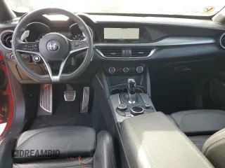 2018 Alfa Romeo Stelvio Ti Sport z VIN ZASFAKNN3J7B67248, wystawiony jako Copart lot #42681384 z przebiegiem 62 407 mil mil oraz Szkoda całkowita • Salvage title. Historia ofert i sprzedaży dostępna na DreamBid. Obrazek 8.