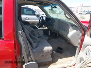 1998 GMC Suburban with VIN 3GKEC16R0WG507627, listed as a IAAI auction lot 42473984 with 200,064 mi miles and . Bid and sale history available at DreamBid. Image 5.