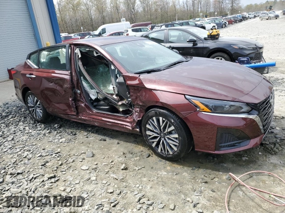 2025 Nissan Altima SV with VIN 1N4BL4DV9SN310365, listed as a Copart auction lot 52677915 with 12,080 mi miles and Salvage Title. Bid and sale history available at carsss.com. Image 4.